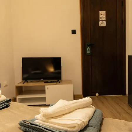 Veni Pensión 3*