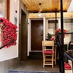 Veni Guest house